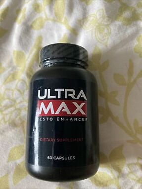 Photo of a jar with UltraMax Testo Enhancer capsules from a review by Heinrich of Berlin