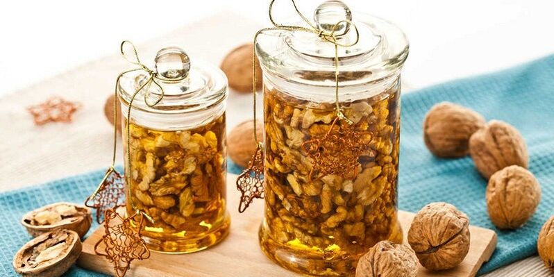 Nuts with honey - healthy foods that increase male potency
